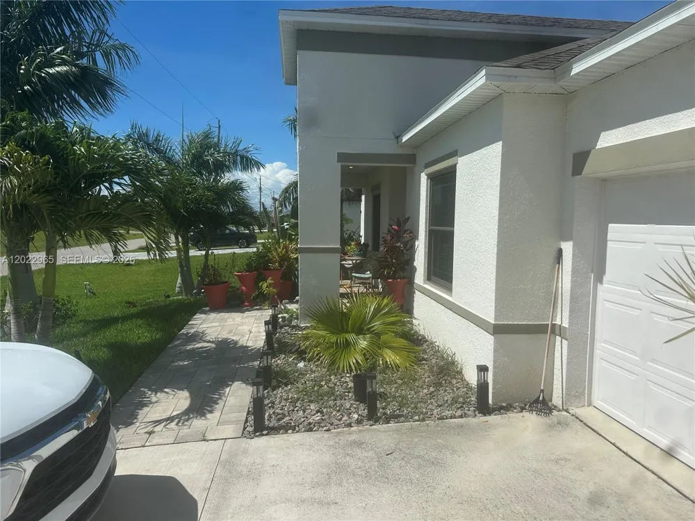 225 SW 31ST PL Cape Coral, FL 33991