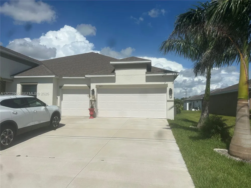 225 SW 31ST PL Cape Coral, FL 33991