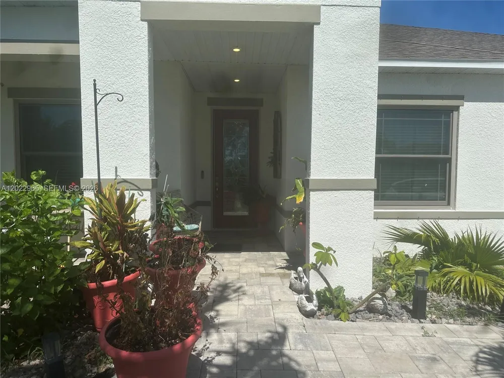 225 SW 31ST PL Cape Coral, FL 33991