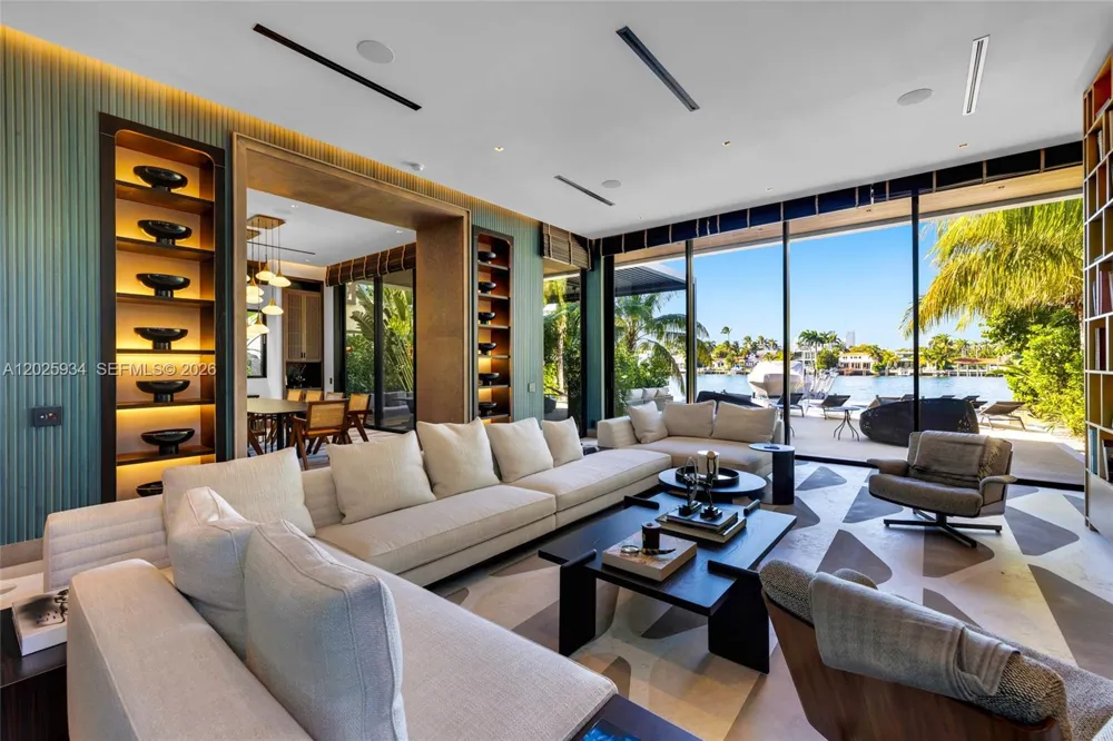 200 W Rivo Alto Dr Miami Beach, FL 33139