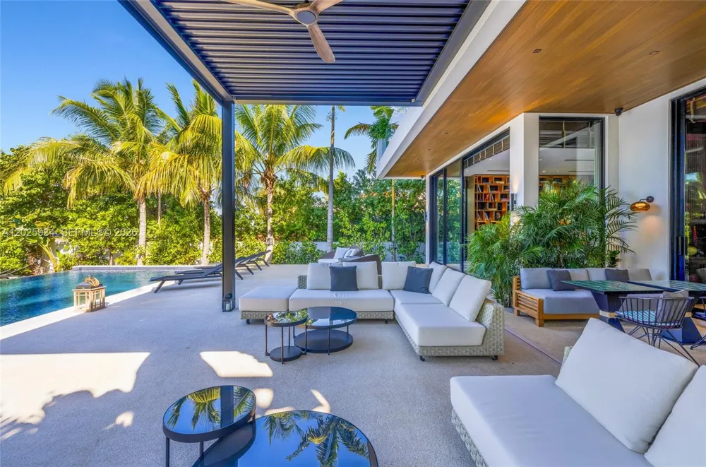 200 W Rivo Alto Dr Miami Beach, FL 33139