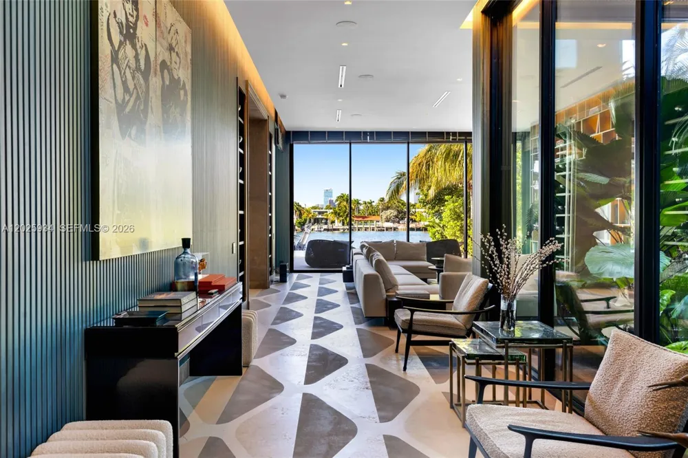 200 W Rivo Alto Dr Miami Beach, FL 33139