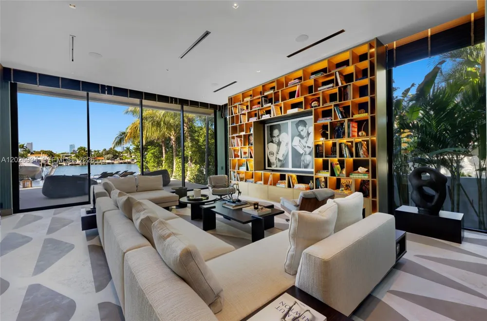 200 W Rivo Alto Dr Miami Beach, FL 33139