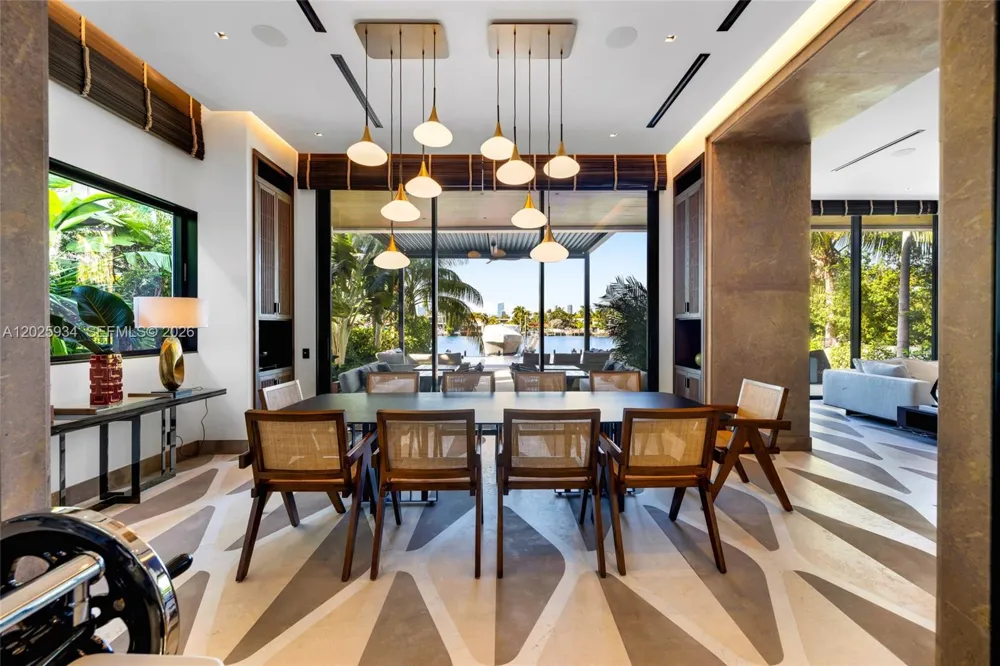 200 W Rivo Alto Dr Miami Beach, FL 33139