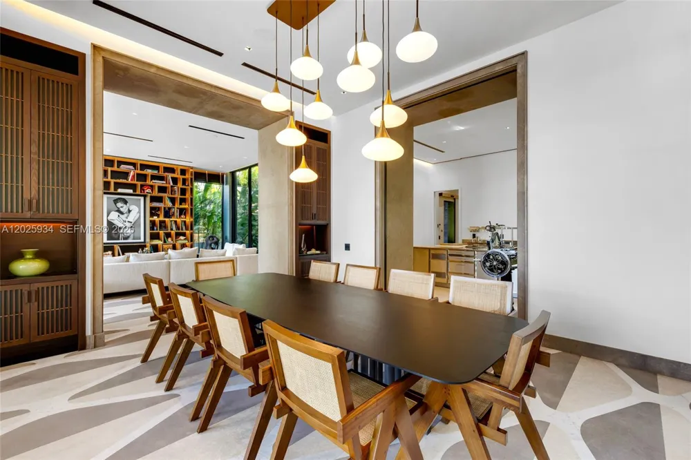 200 W Rivo Alto Dr Miami Beach, FL 33139