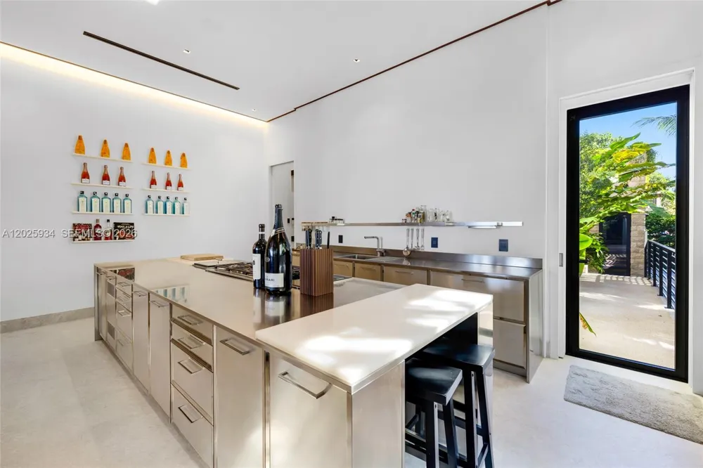 200 W Rivo Alto Dr Miami Beach, FL 33139