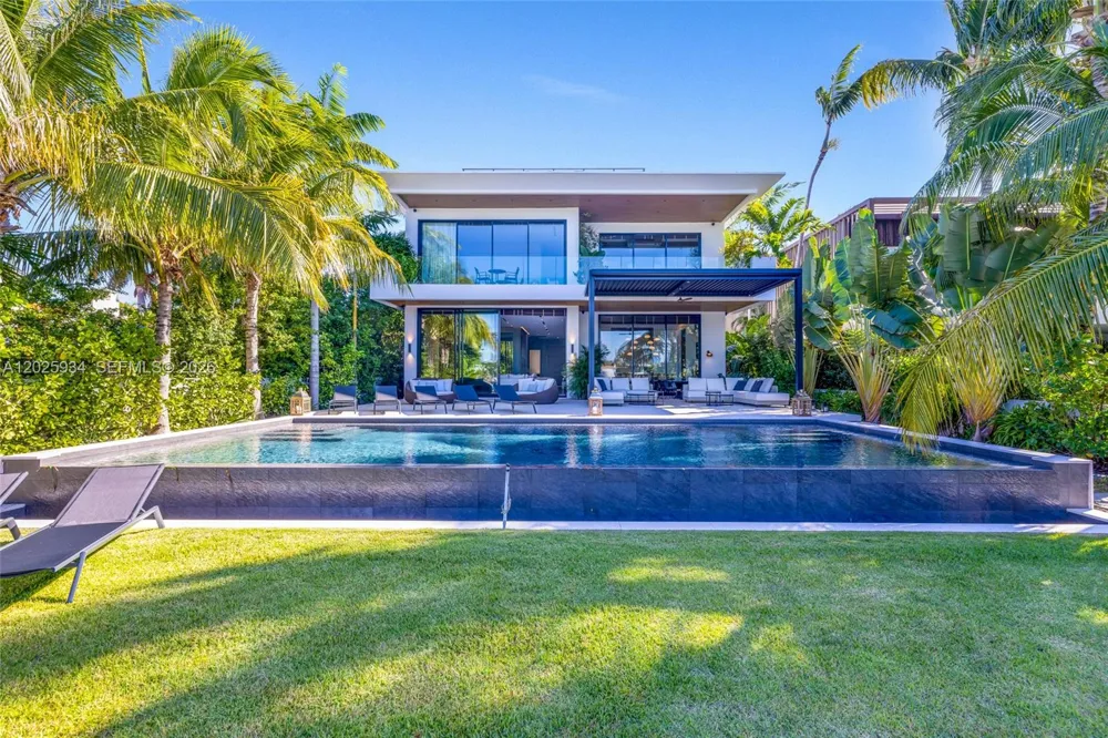 200 W Rivo Alto Dr Miami Beach, FL 33139