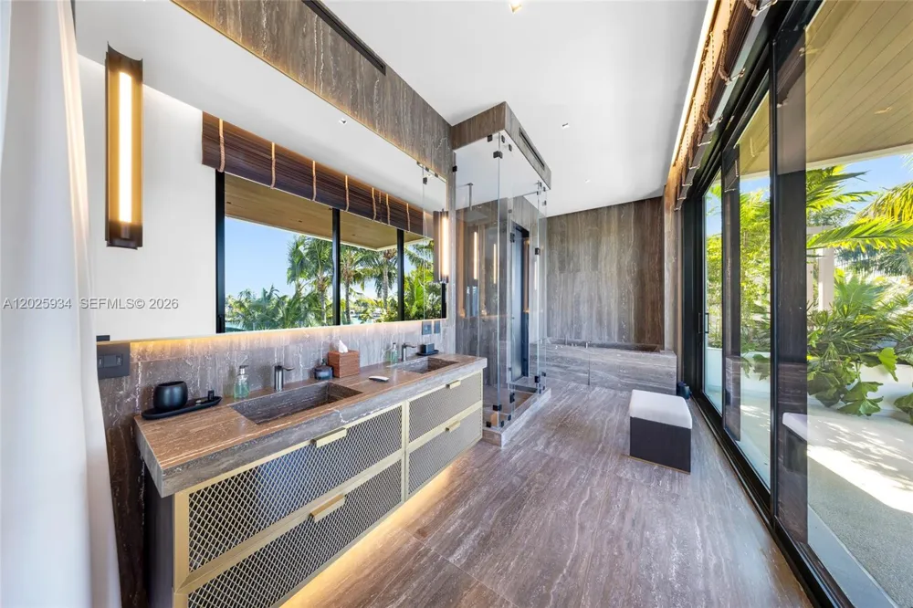 200 W Rivo Alto Dr Miami Beach, FL 33139