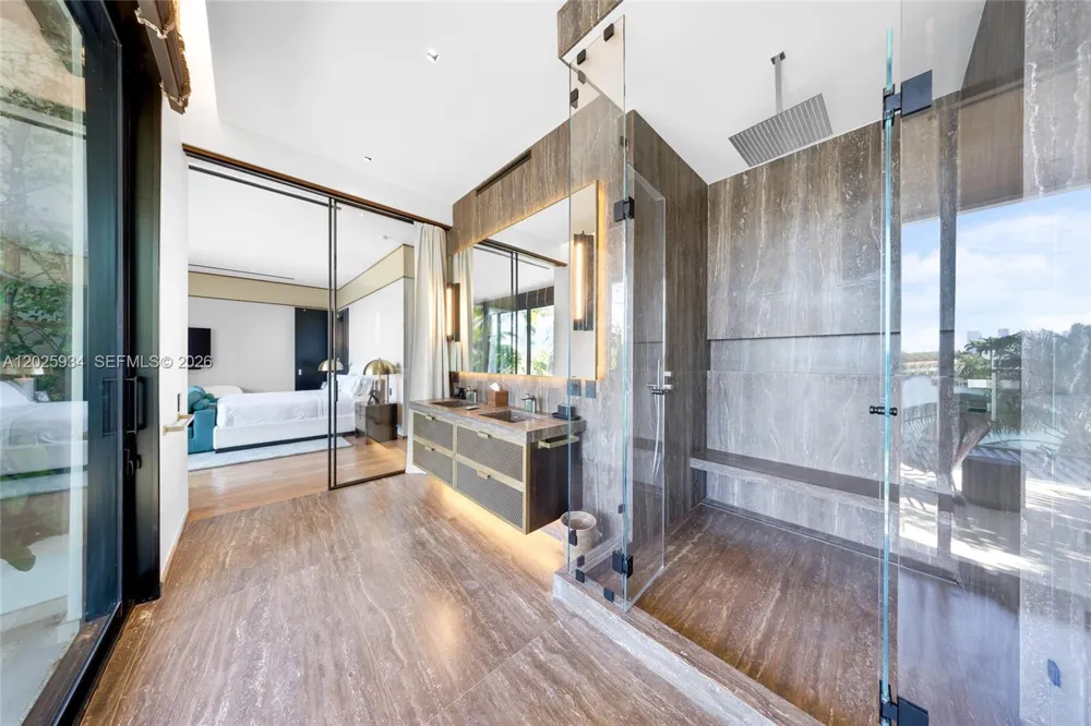 200 W Rivo Alto Dr Miami Beach, FL 33139