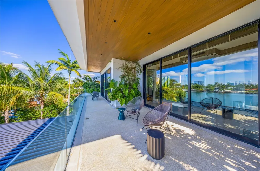 200 W Rivo Alto Dr Miami Beach, FL 33139