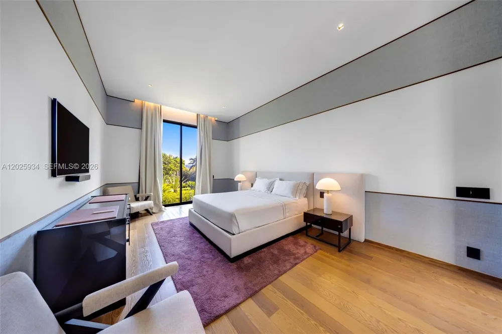 200 W Rivo Alto Dr Miami Beach, FL 33139