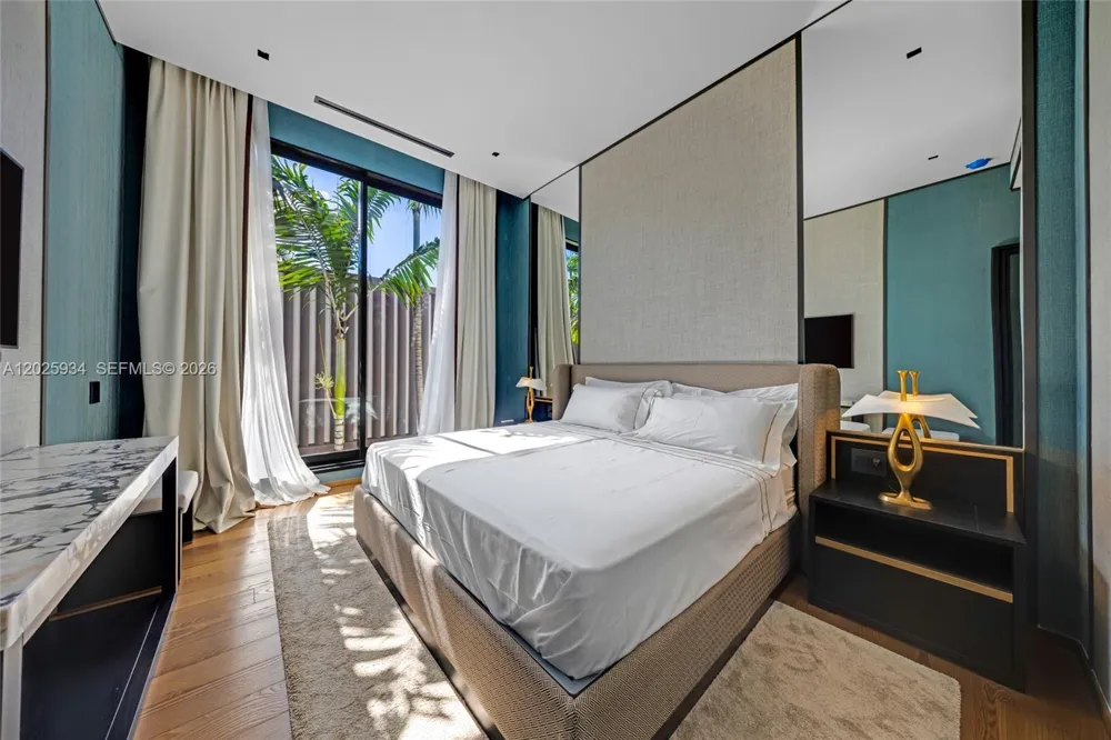 200 W Rivo Alto Dr Miami Beach, FL 33139