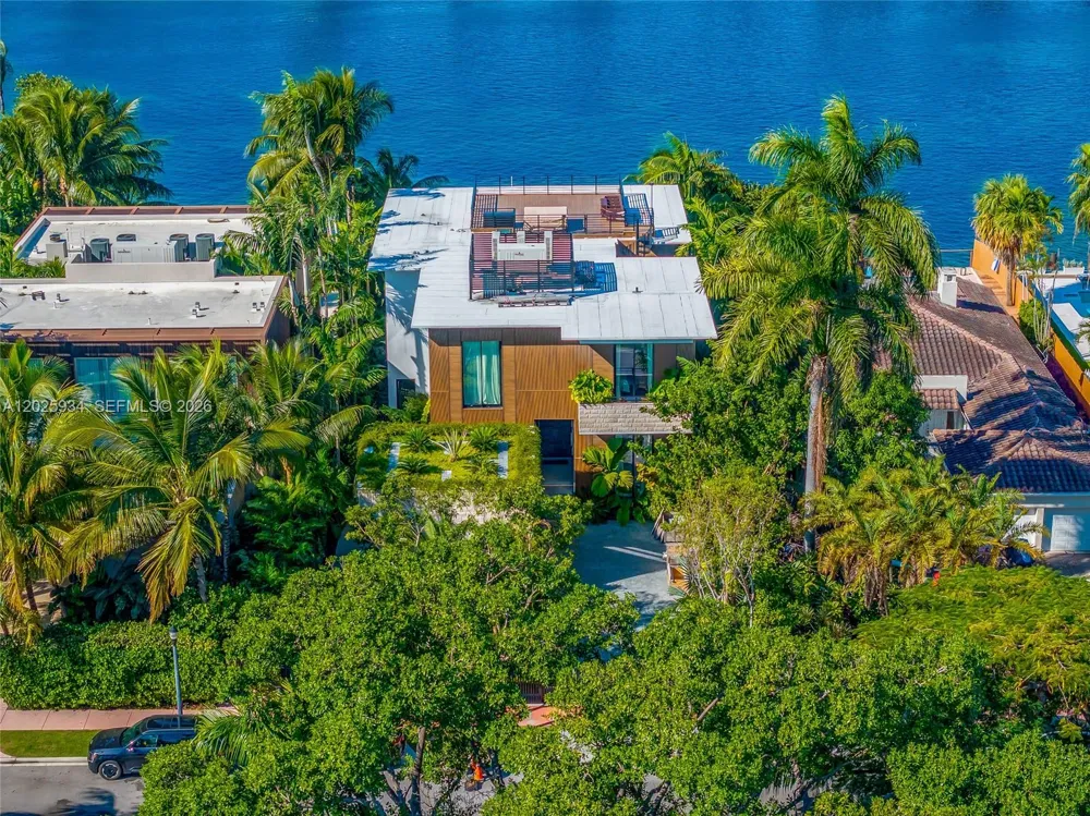 200 W Rivo Alto Dr Miami Beach, FL 33139
