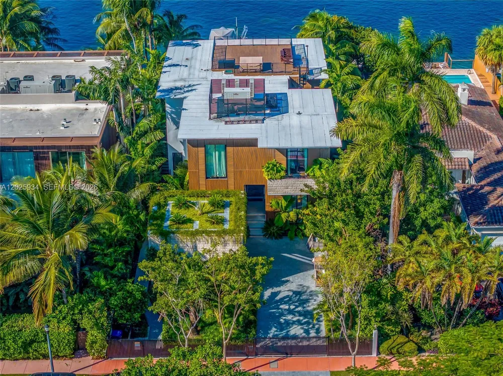 200 W Rivo Alto Dr Miami Beach, FL 33139