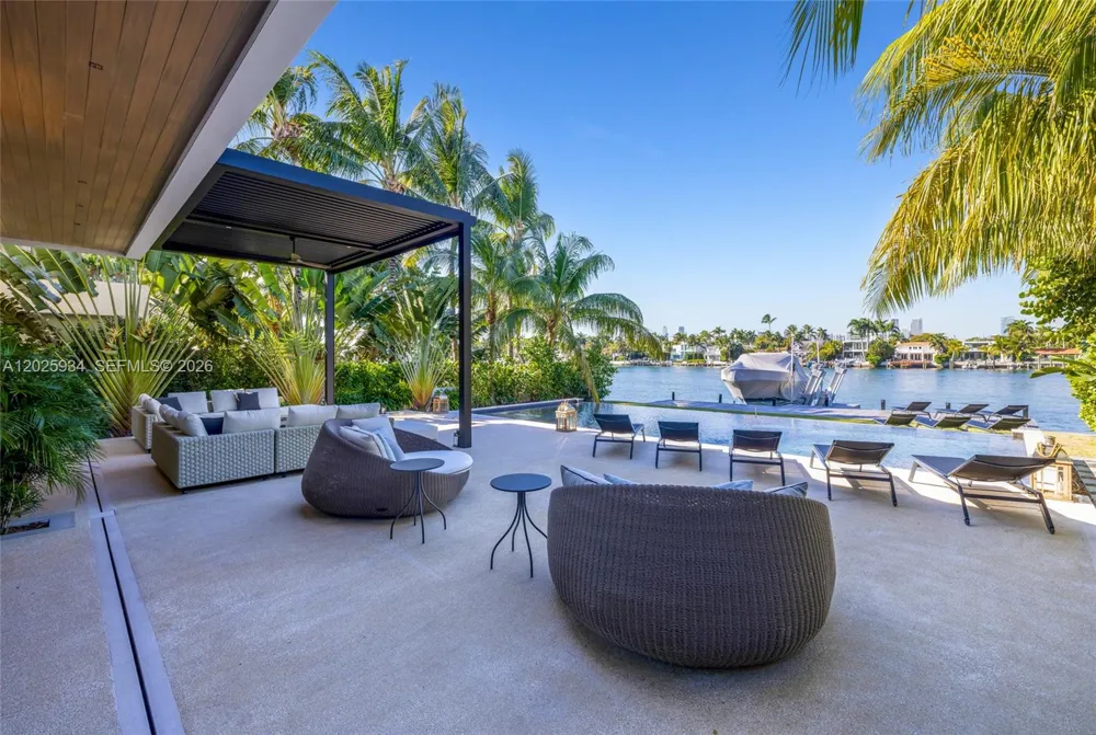 200 W Rivo Alto Dr Miami Beach, FL 33139