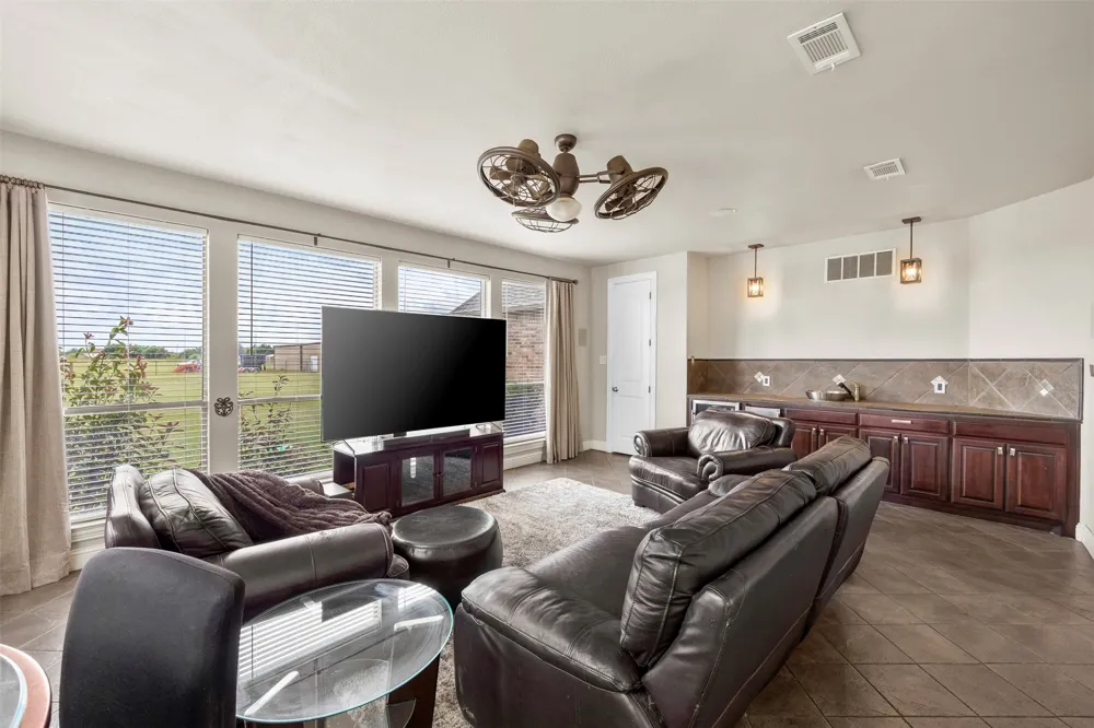 219 Mohundro Road Ferris, TX 75125