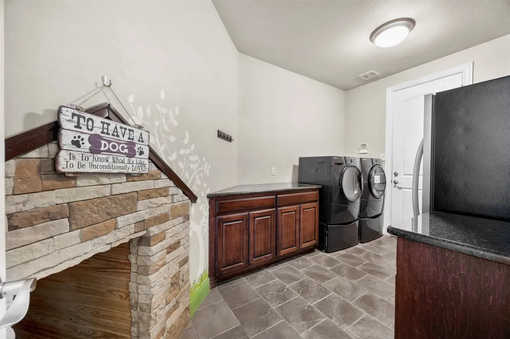 219 Mohundro Road Ferris, TX 75125
