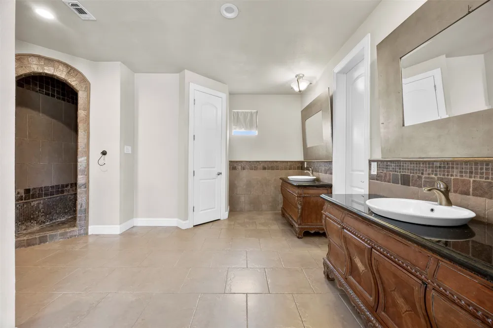 219 Mohundro Road Ferris, TX 75125