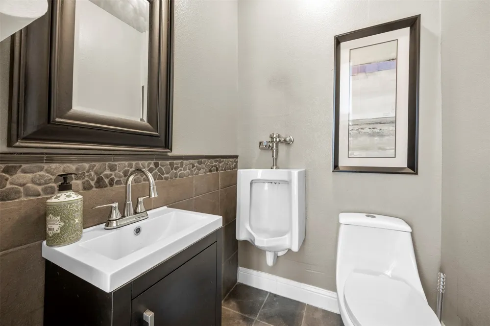 219 Mohundro Road Ferris, TX 75125