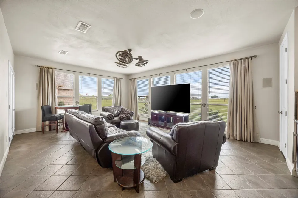 219 Mohundro Road Ferris, TX 75125