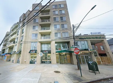 81-15 Queens Boulevard #4J