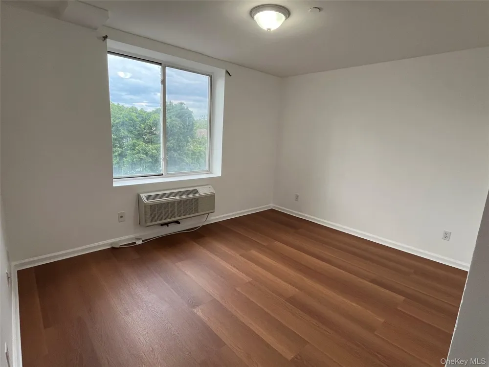 81-15 Queens Boulevard #4J Elmhurst, NY 11373