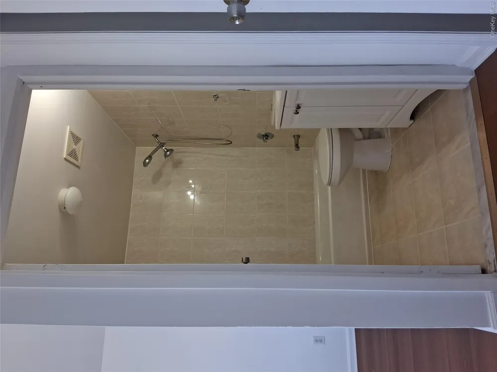 81-15 Queens Boulevard #4J Elmhurst, NY 11373