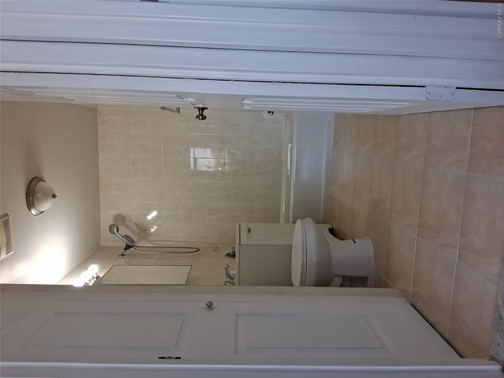 81-15 Queens Boulevard #4J Elmhurst, NY 11373