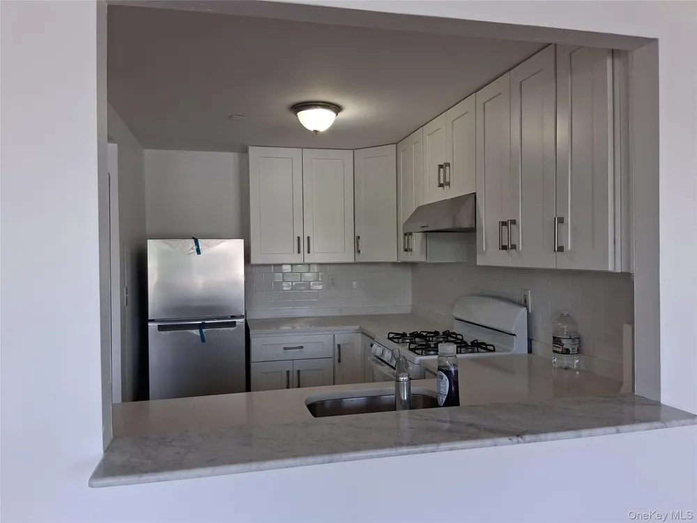 81-15 Queens Boulevard #4J Elmhurst, NY 11373