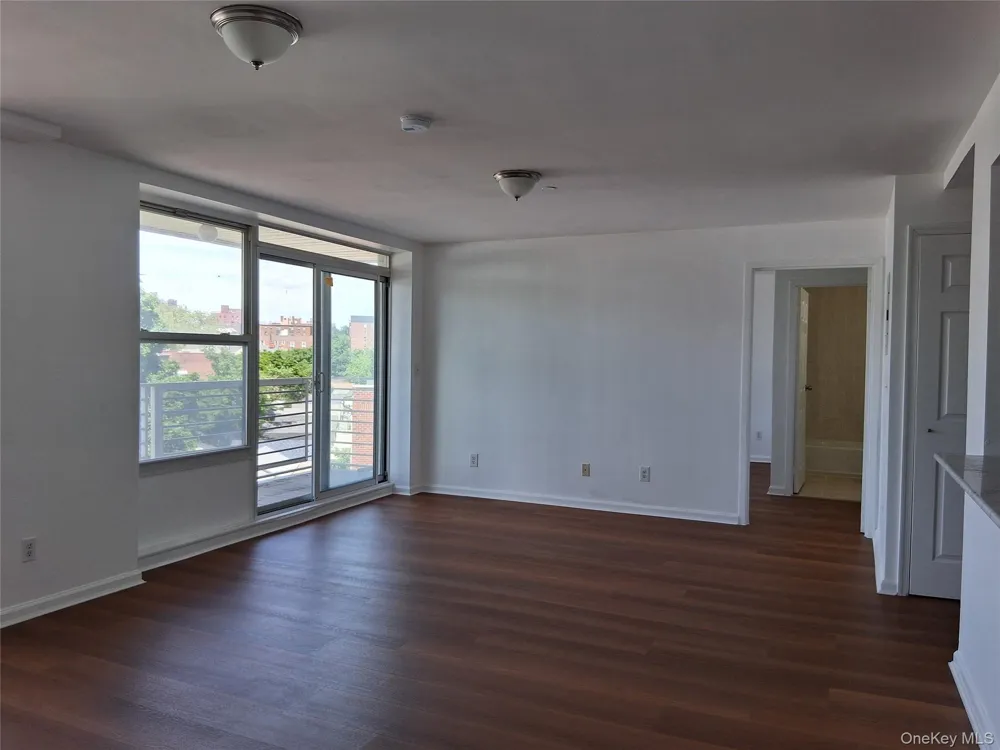 81-15 Queens Boulevard #4J Elmhurst, NY 11373