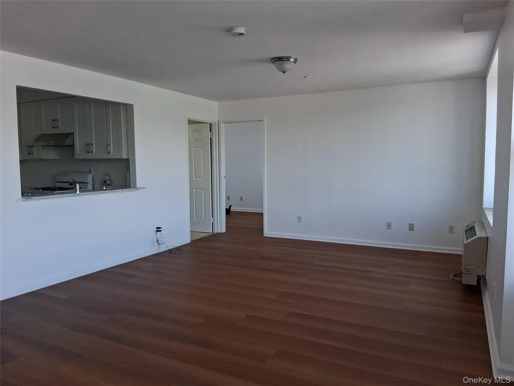 81-15 Queens Boulevard #4J Elmhurst, NY 11373