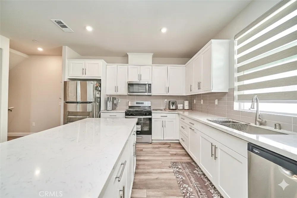 163 Dove Landing Covina, CA 91722