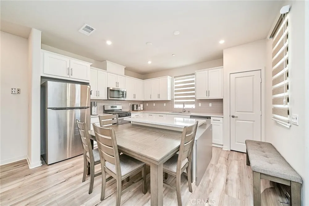 163 Dove Landing Covina, CA 91722