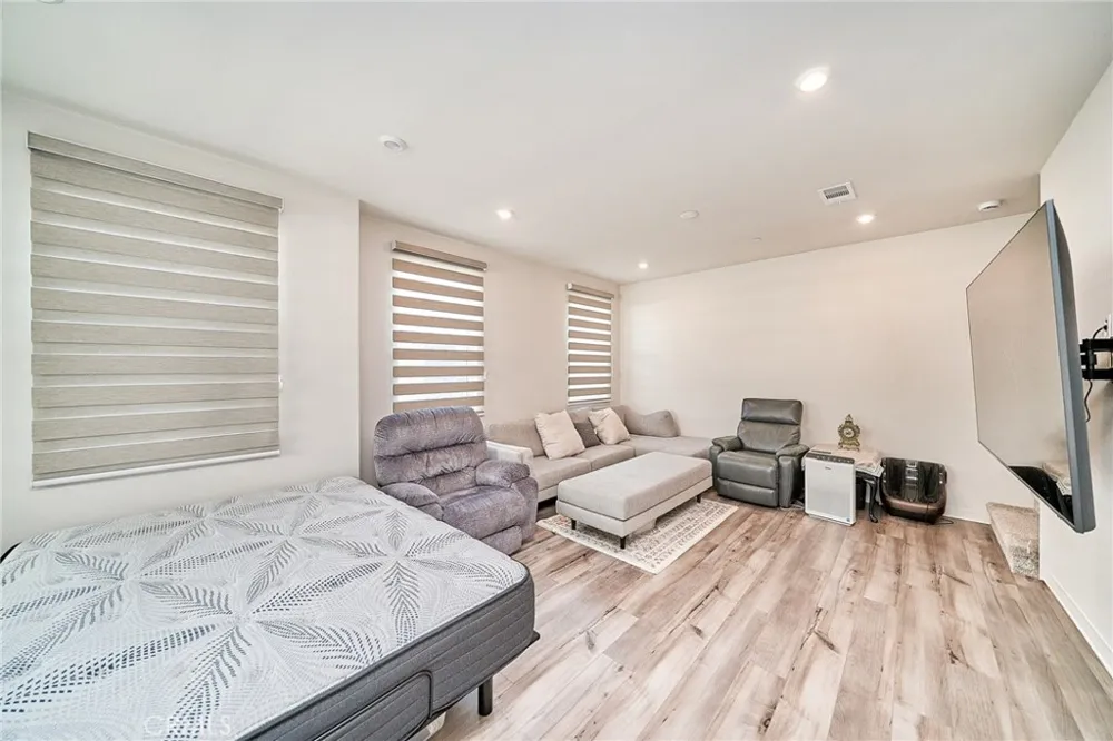 163 Dove Landing Covina, CA 91722