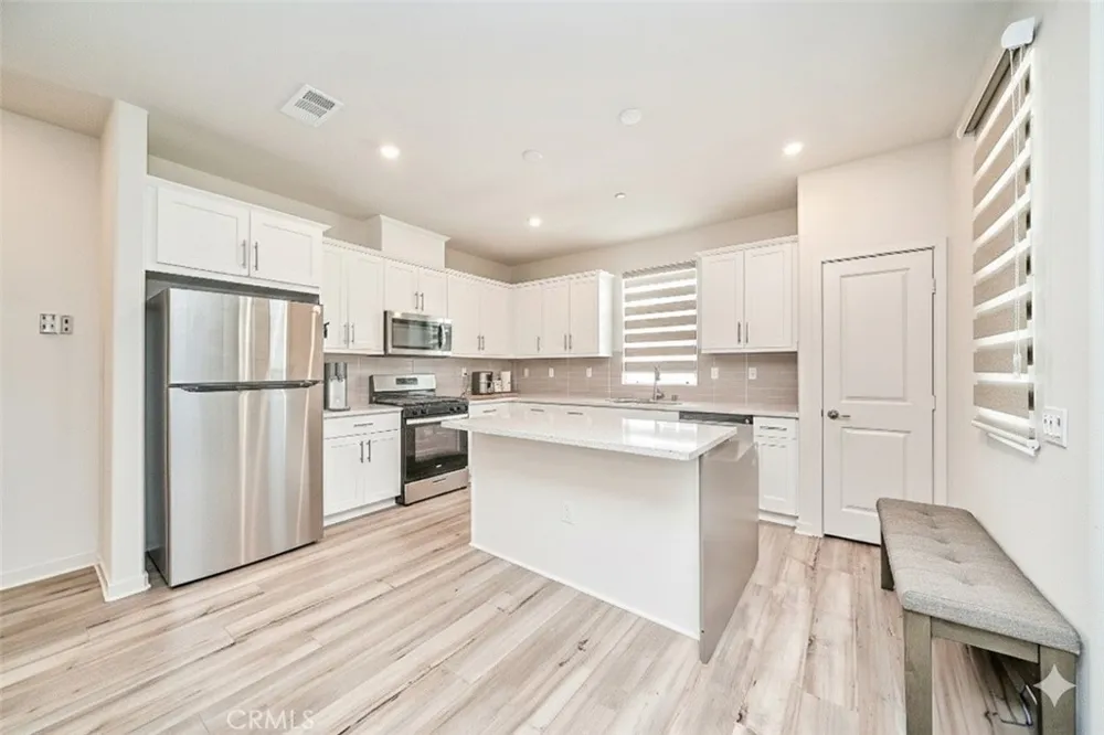 163 Dove Landing Covina, CA 91722
