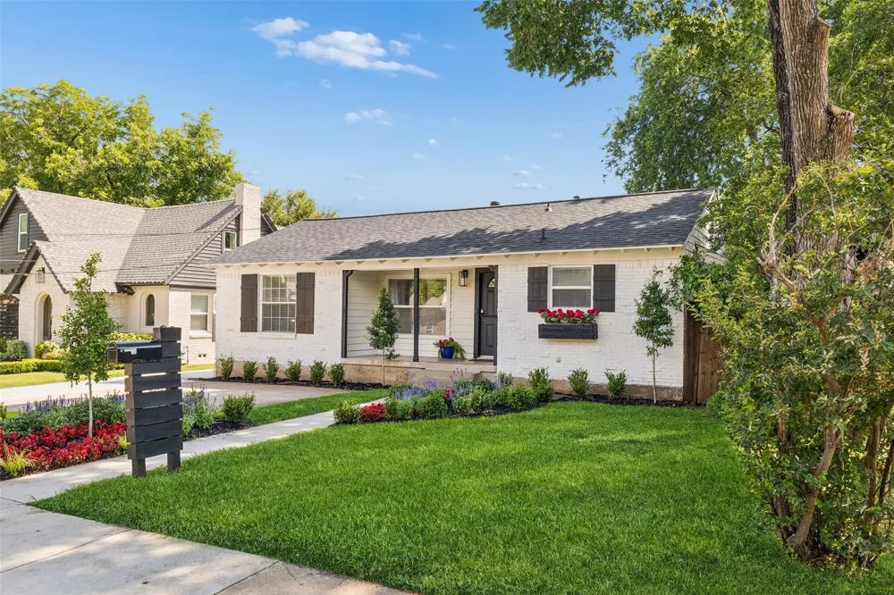 5111 Stoneleigh Avenue Dallas, TX 75235