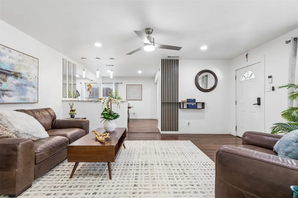 5111 Stoneleigh Avenue Dallas, TX 75235