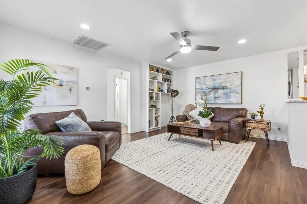 5111 Stoneleigh Avenue Dallas, TX 75235