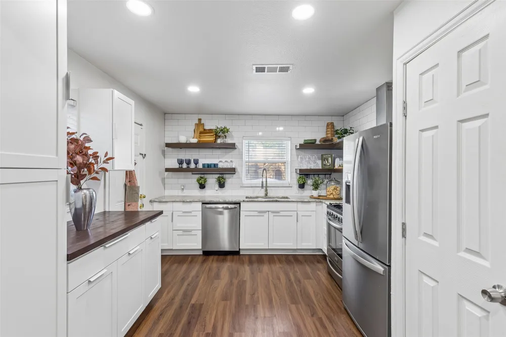 5111 Stoneleigh Avenue Dallas, TX 75235