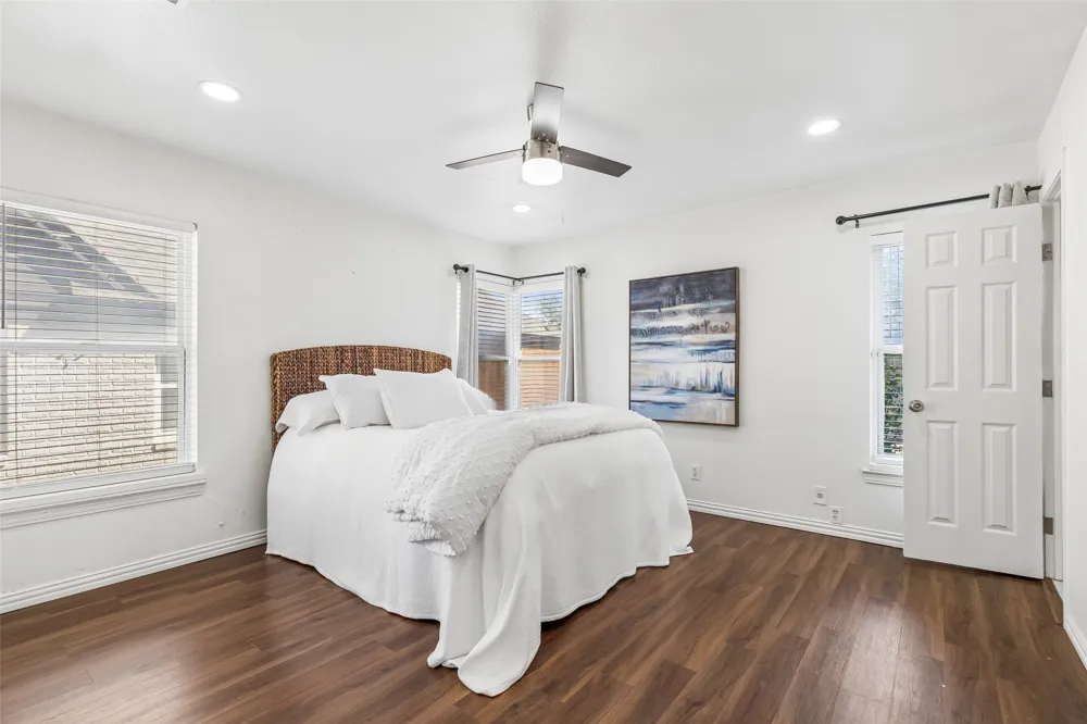 5111 Stoneleigh Avenue Dallas, TX 75235