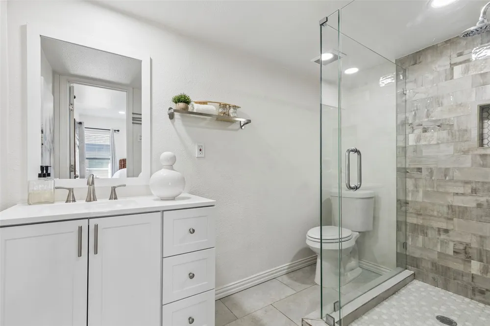 5111 Stoneleigh Avenue Dallas, TX 75235