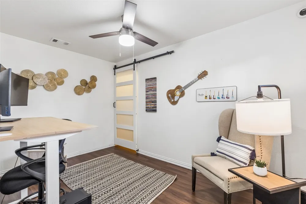 5111 Stoneleigh Avenue Dallas, TX 75235