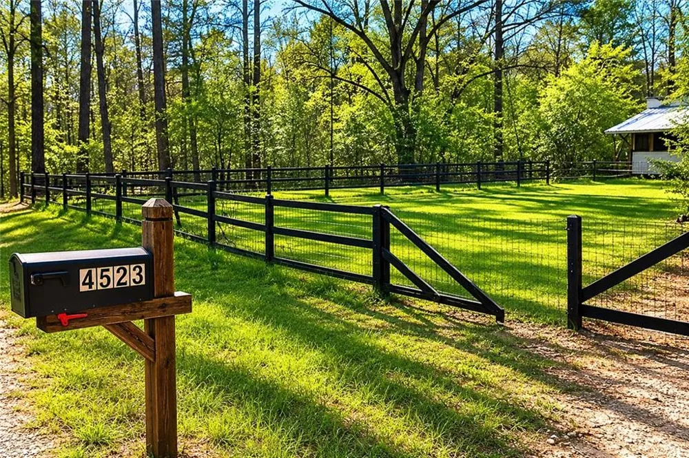 4523 Riverside Drive SW Lilburn, GA 30047