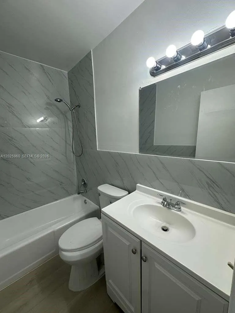 3961 NW 30th Ter #1 Lauderdale Lakes, FL 33309