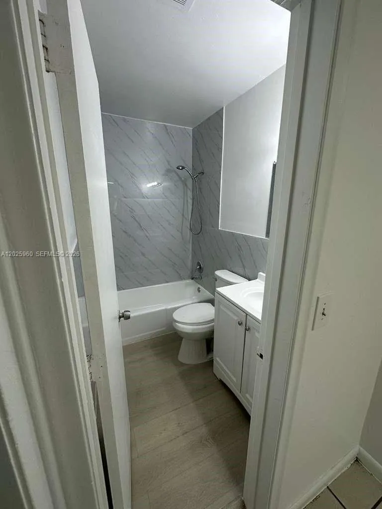3961 NW 30th Ter #1 Lauderdale Lakes, FL 33309