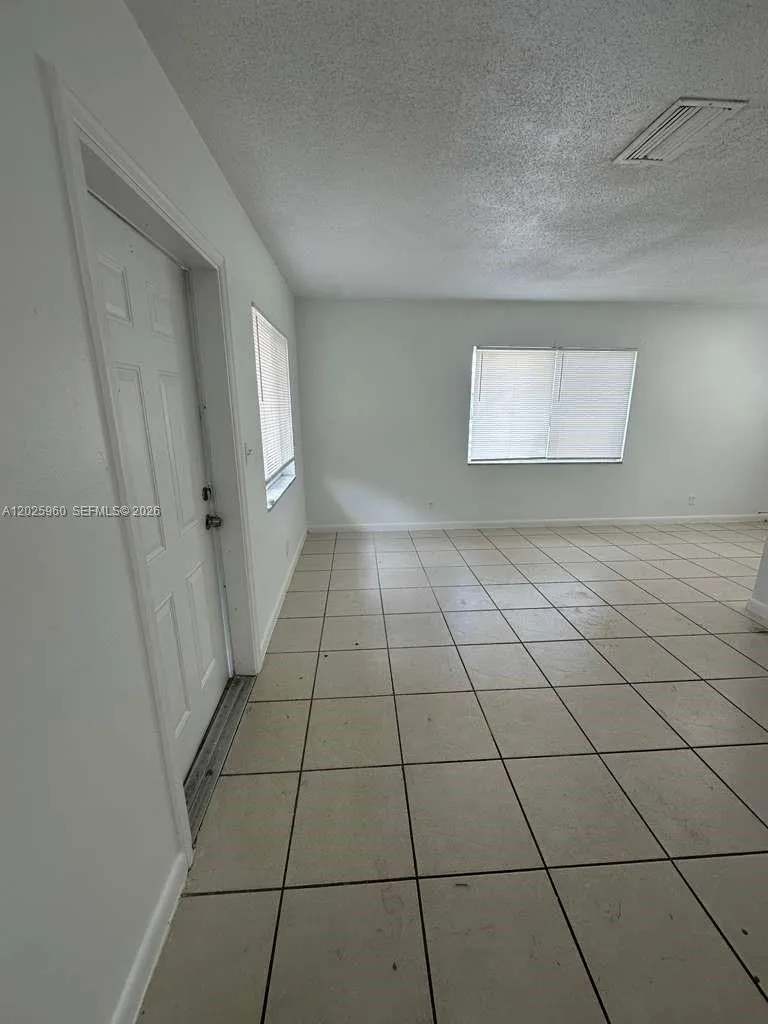3961 NW 30th Ter #1 Lauderdale Lakes, FL 33309