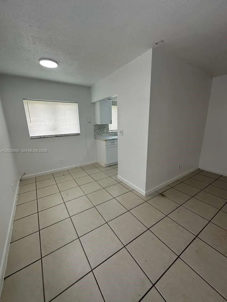 3961 NW 30th Ter #1 Lauderdale Lakes, FL 33309