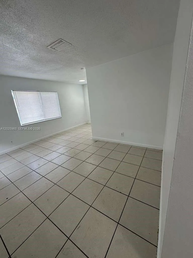 3961 NW 30th Ter #1 Lauderdale Lakes, FL 33309
