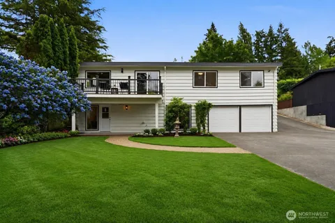 325 105th Ave SE