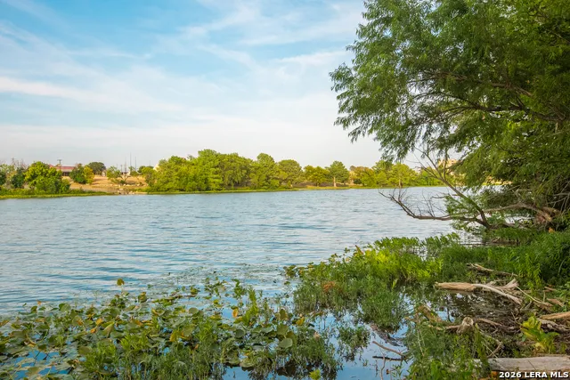 900 THOMPSON RD Kerrville, TX 78028